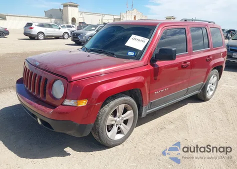 2012 Jeep Patriot Latitude z USA, uszkodzony, nr VIN 1C4NJPFA2CD704595